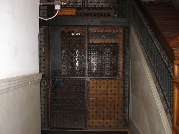  Passenger Elevator Gates 